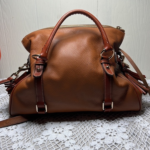 Gently used brown leather Dooney and Bourke purse - Picture 3 of 7